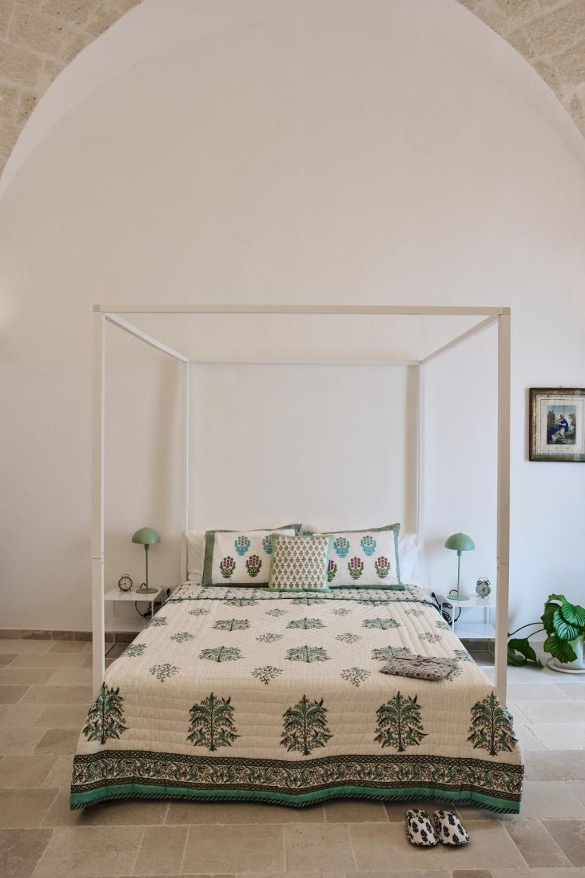 Silentio Suite N2 Ostuni Jacuzzi — 4-Star Luxury Hotel in Ostuni, Italy
