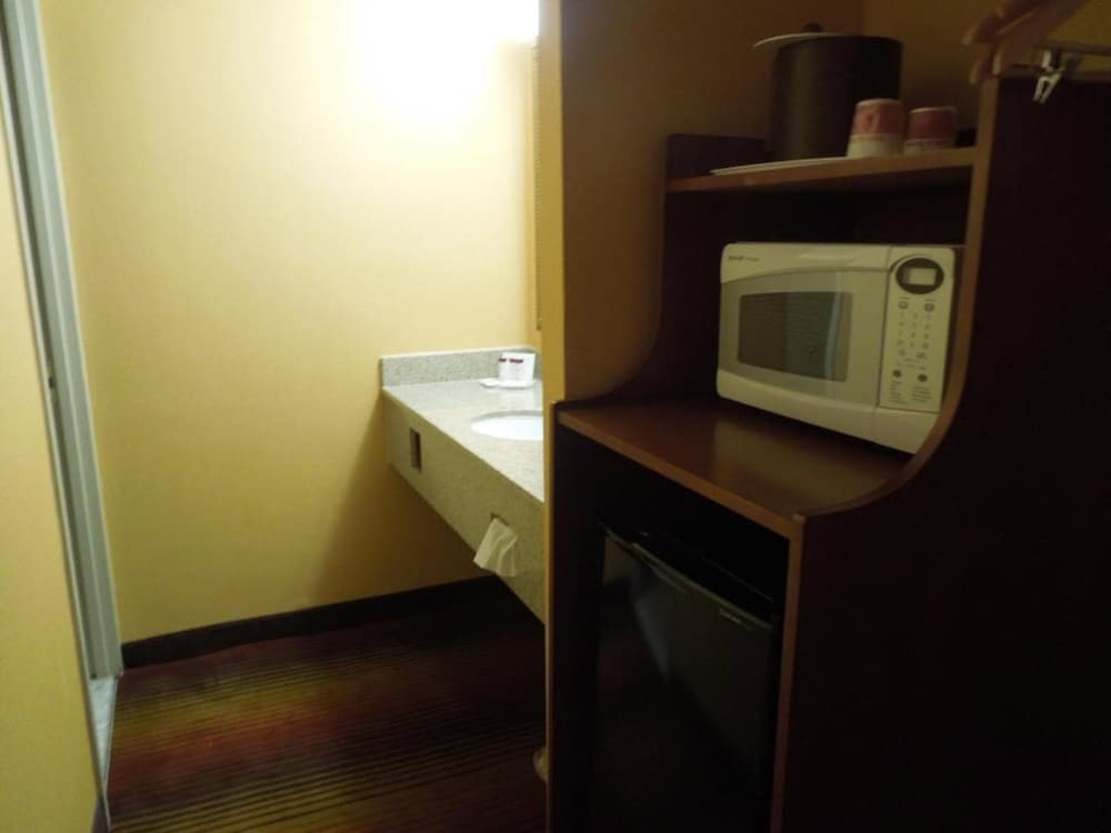 Ramada by Wyndham East Orange - photo 14