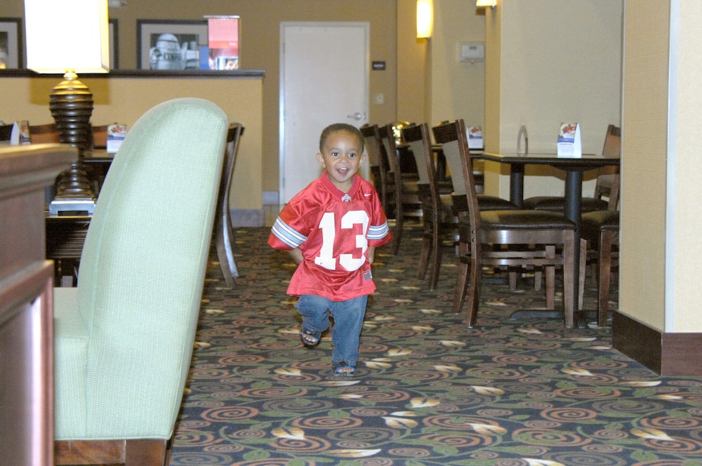 Hampton Inn & Suites Dayton Airport - photo 43