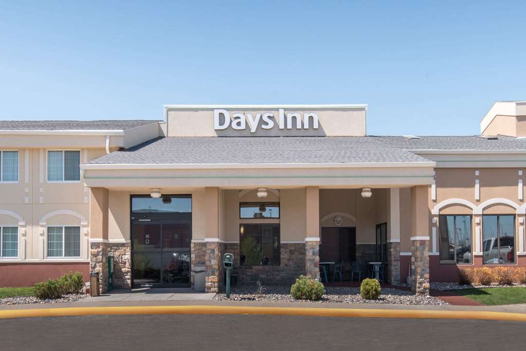 Days Inn by Wyndham Minot - photo 2