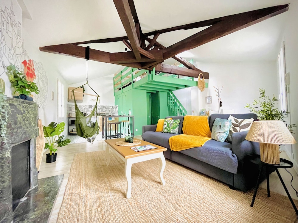 Meublés de Louvel — 4-Star Luxury Hotel in Angouleme, France