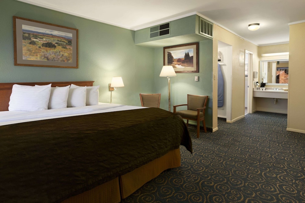 Days Inn & Suites by Wyndham Trinidad - photo 22