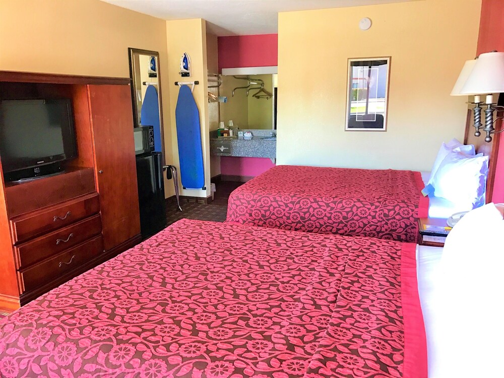 Days Inn by Wyndham East Albuquerque - photo 7
