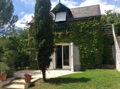 Le Sequoia - carbon neutral hotel in Fondettes