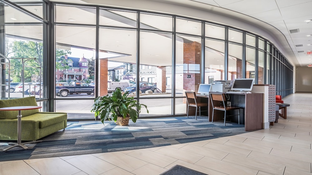 Holiday Inn Express and Suites Platteville by IHG - photo 22