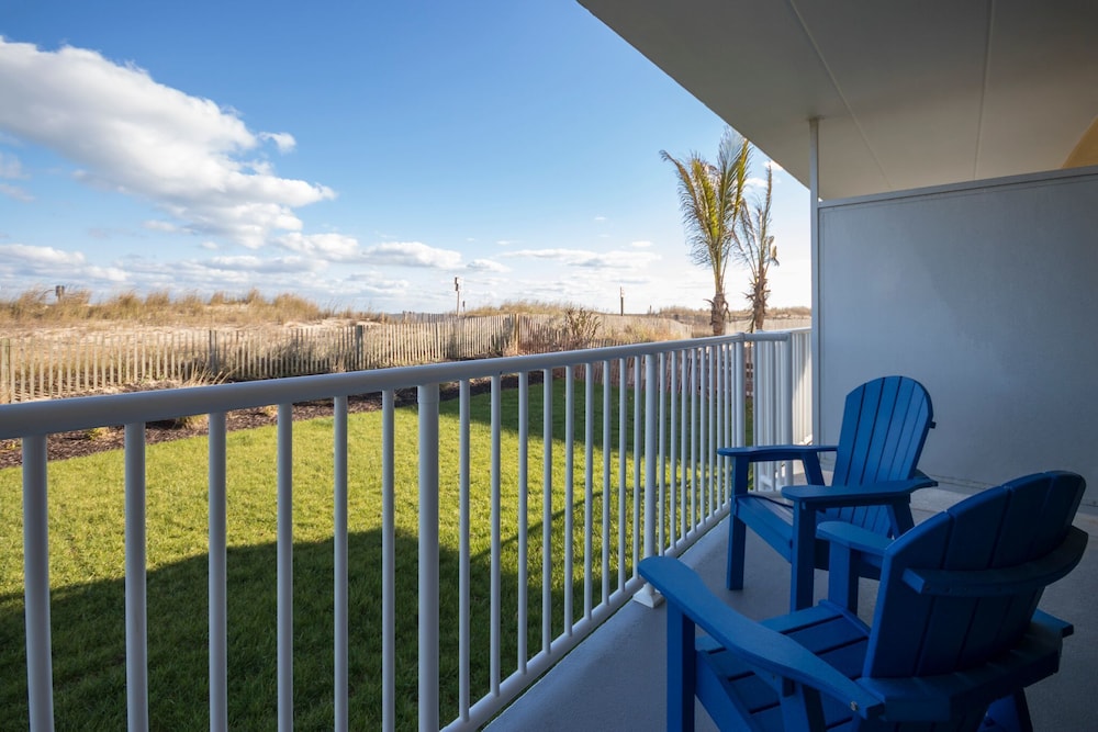SeaLoft Oceanfront Hotel - photo 19