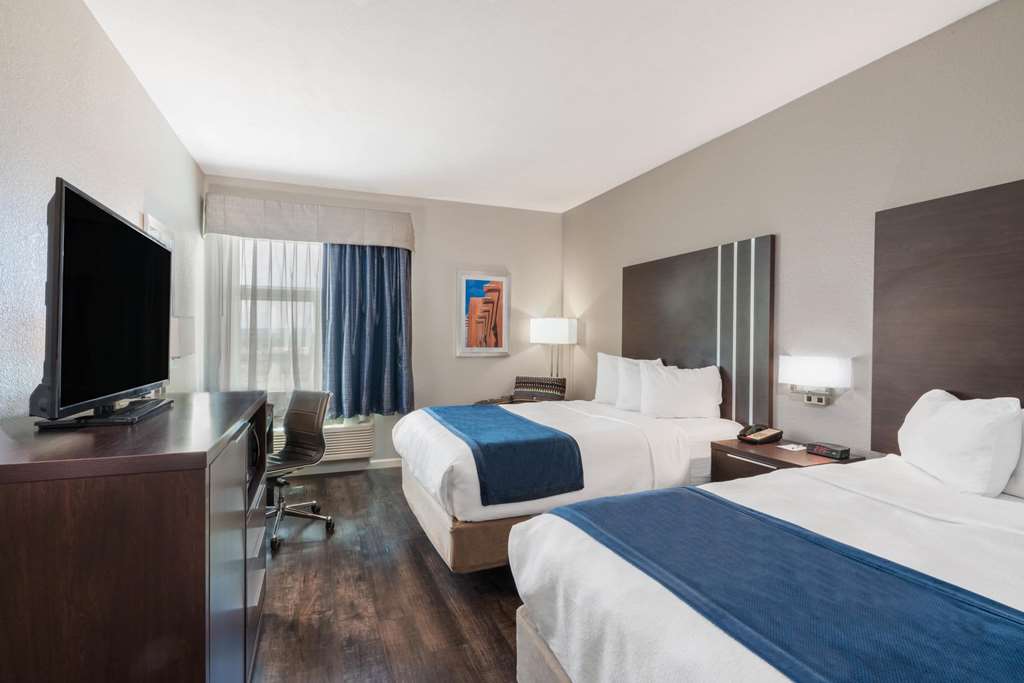 Baymont by Wyndham Albuquerque Airport - photo 11