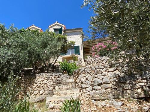 Villa Ana — 4-Star Luxury Hotel in Marina, Croatia