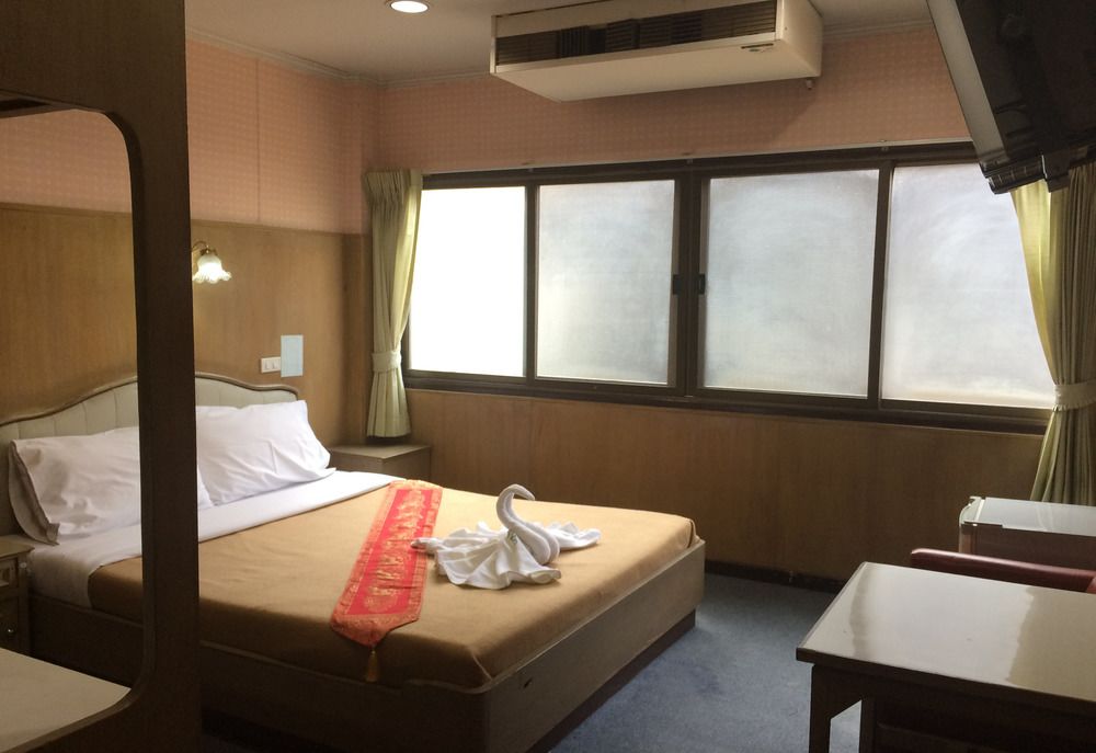 Green Hotel