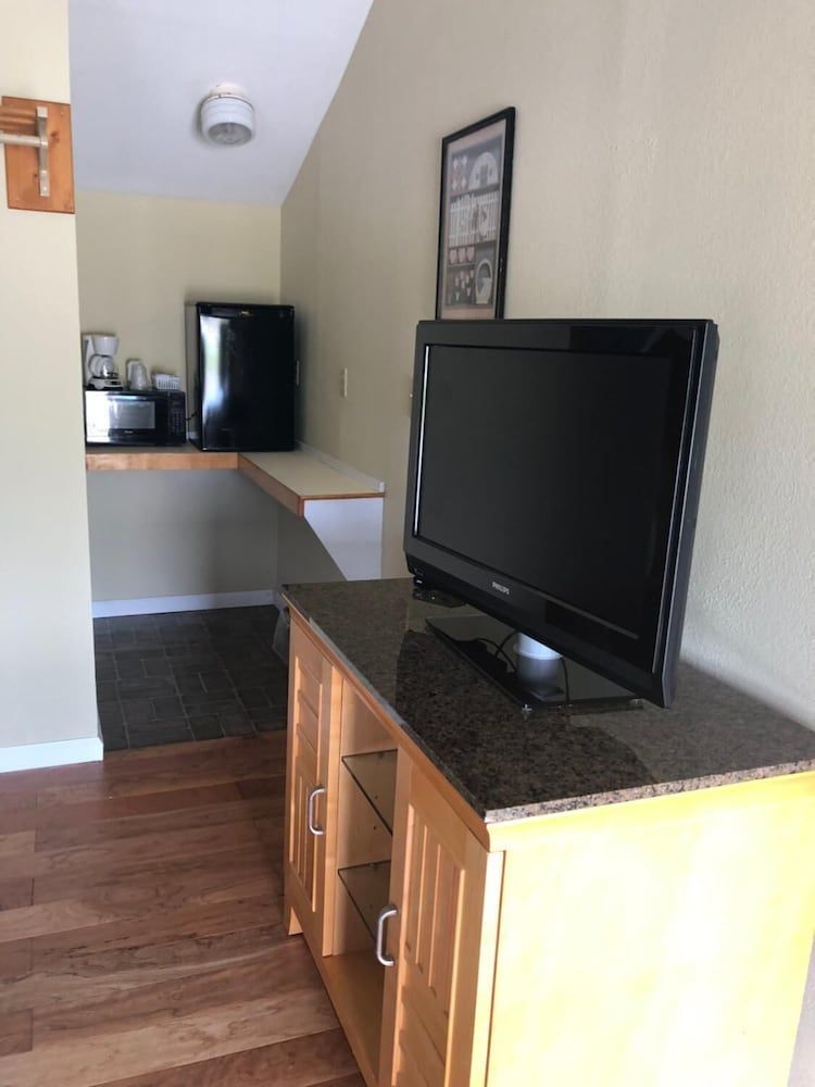 Avon Motel - photo 16