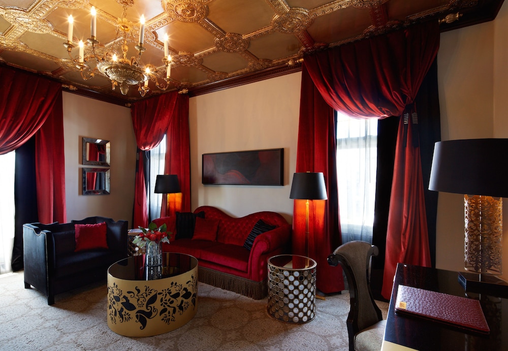 The Huntington Hotel - photo 11