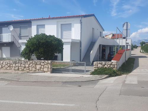 Apartman Amal — 4-Star Luxury Hotel in Povljana, Croatia