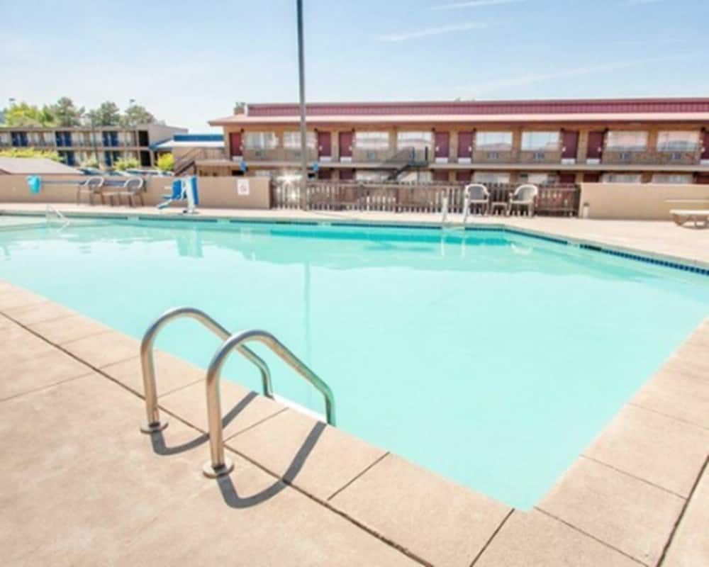 Quality Inn Airport Convention Center - photo 22