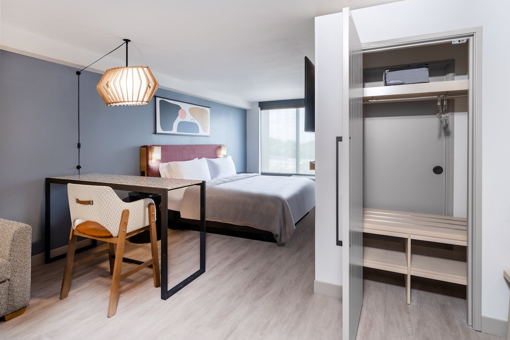 Atwell Suites Austin Airport by IHG - photo 13