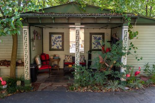 The Lookout Inn - photo 18