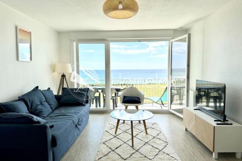 Sublime T2 Refait a Neuf Vue Mer 180 Piscine - carbon neutral hotel in Unknown City