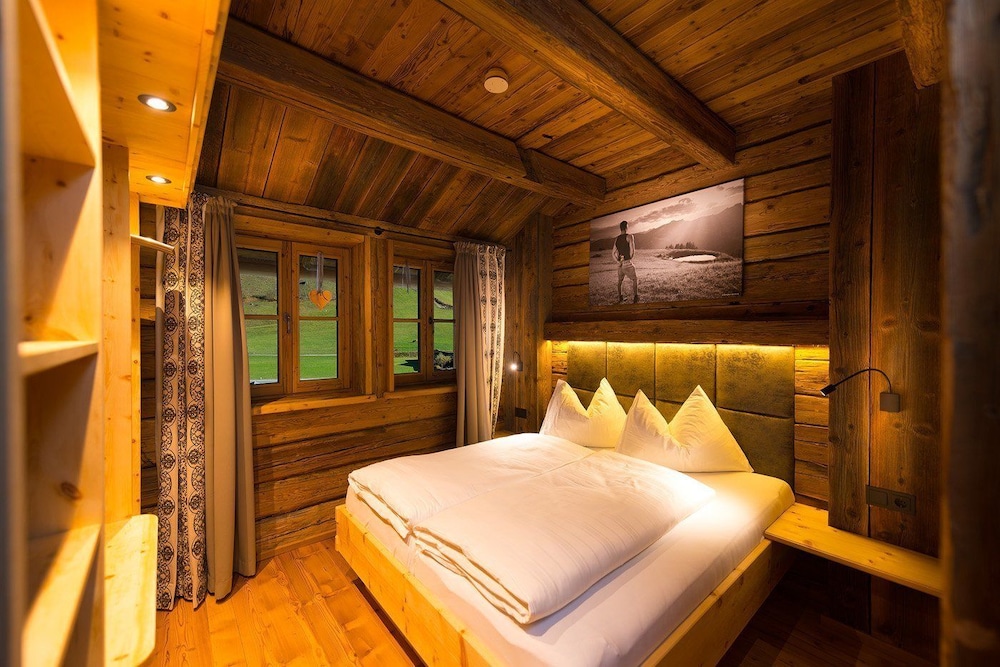 Chaletdorf Auszeit — hotel in Huettschlag