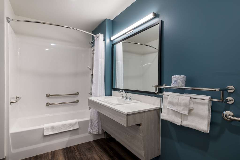 WoodSpring Suites Greensboro High Point North - photo 27