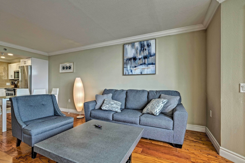 Modern Waterfront Hudson Condo with Resort Pool - photo 4