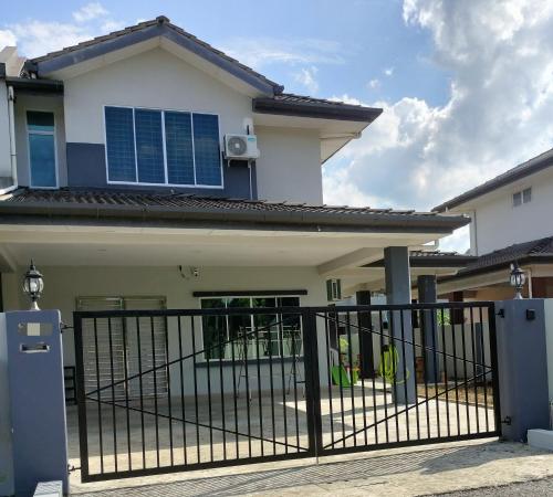 Summerset Guesthouse — 4-Star Luxury Hotel in Kuching, Malaysia