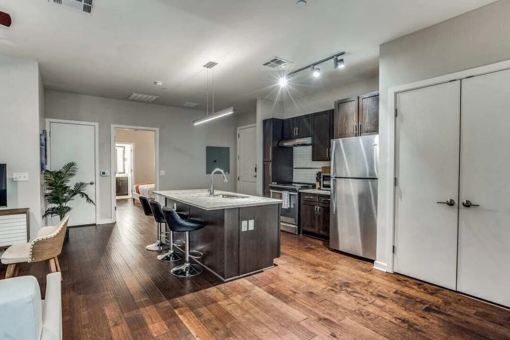 Stunning 2Br 2Ba W Sky Pool Lounge Cozysuites - photo 4