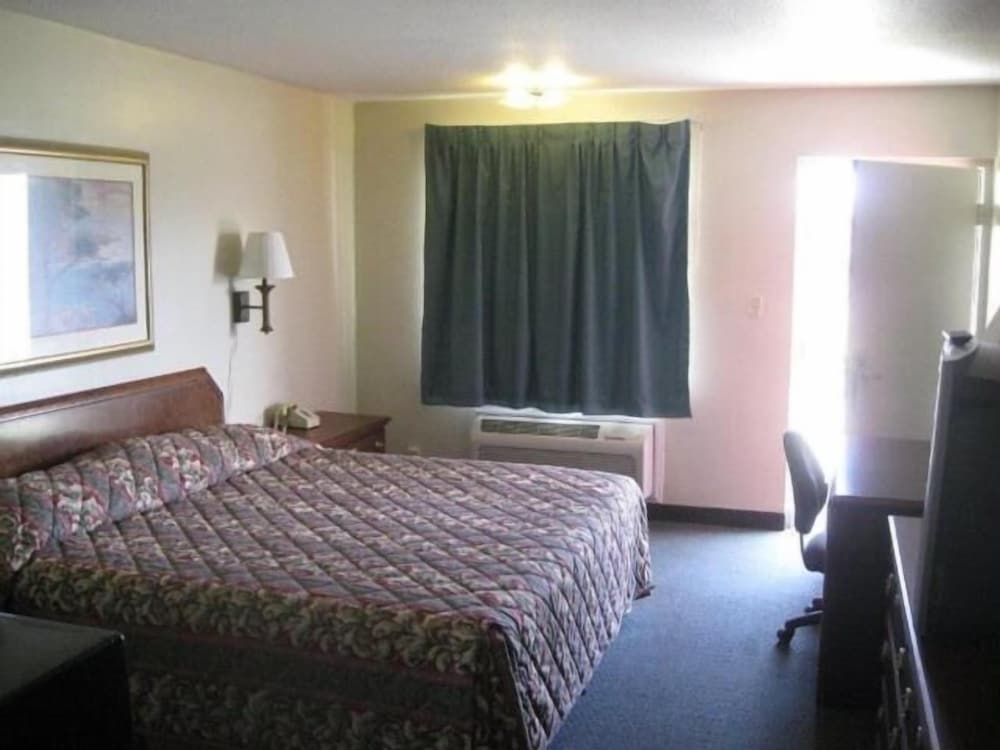 Red Carpet Inn Terre Haute - photo 14