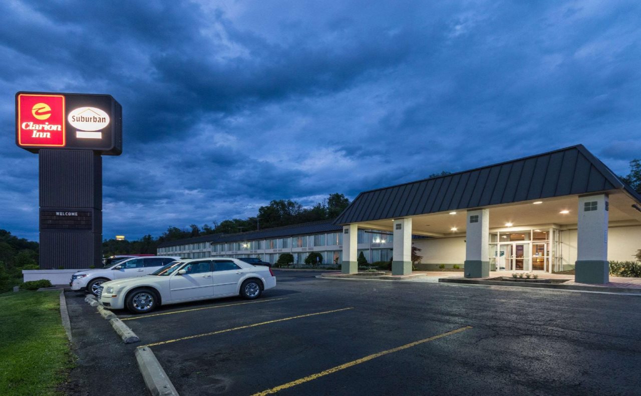 Suburban Extended Stay Hotel — Fairmont