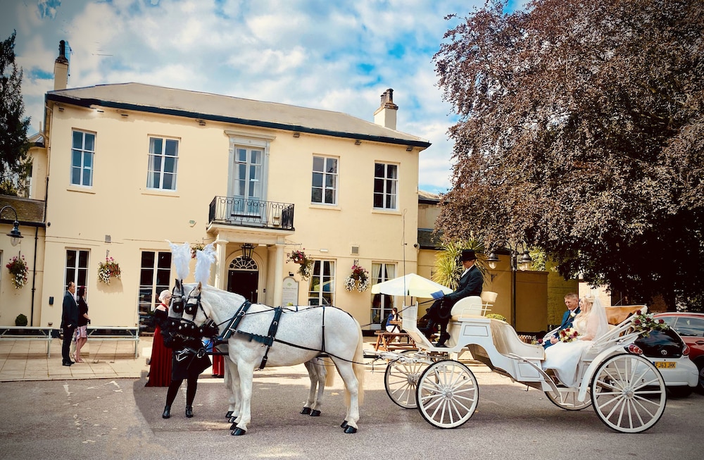 The Elms Hotel - carbon neutral hotel in Retford