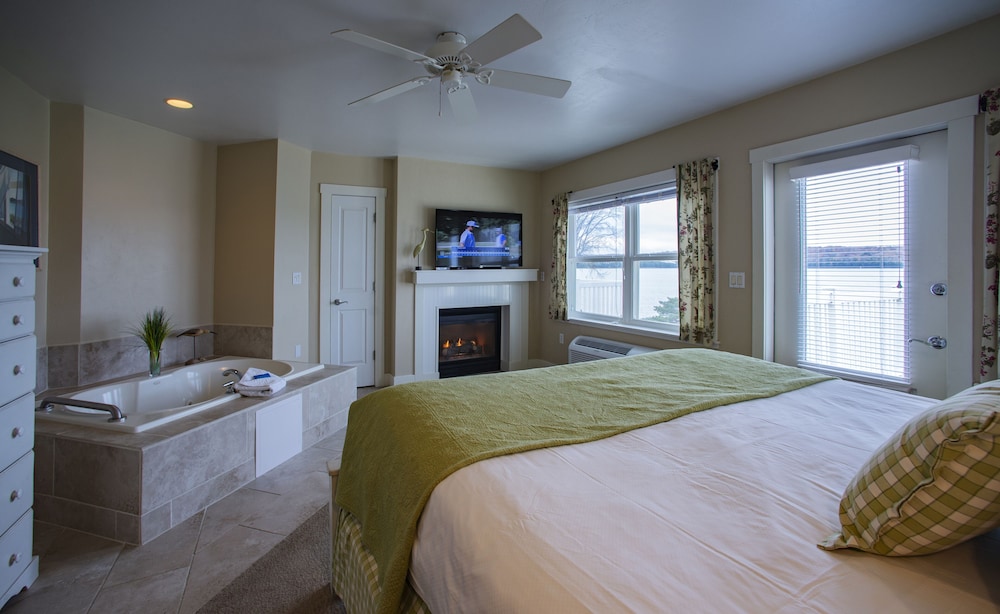 Edgewater Resort - photo 19