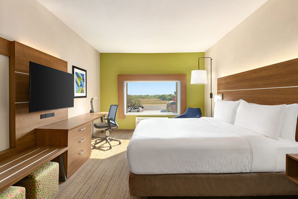 Holiday Inn Express Hotel & Suites Mission McAllen Area by IHG - photo 9