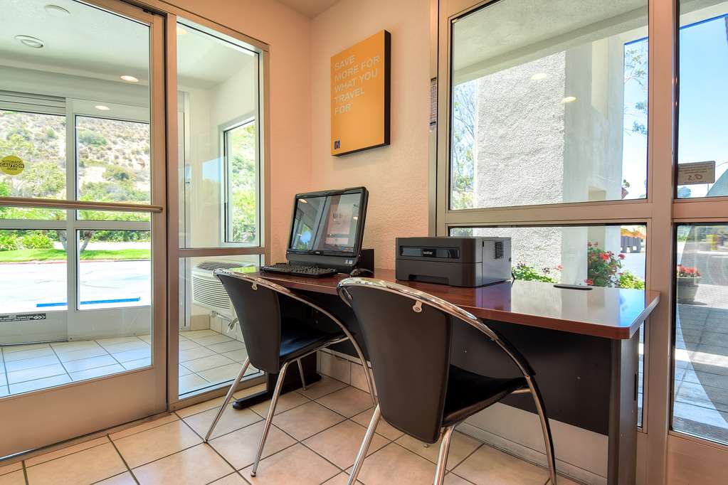 Motel 6 San Diego CA Hotel Circle Mission Valley - photo 24