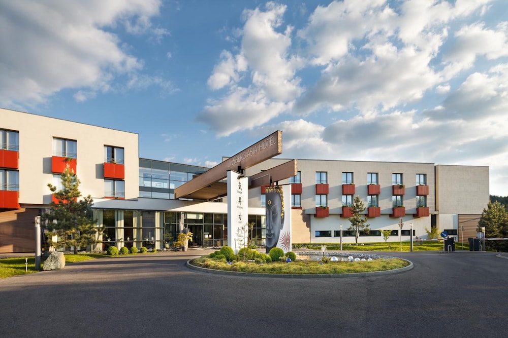 Asia Resort Linsberg Adults Only — 4-Star Luxury Hotel in Bad Erlach, Austria