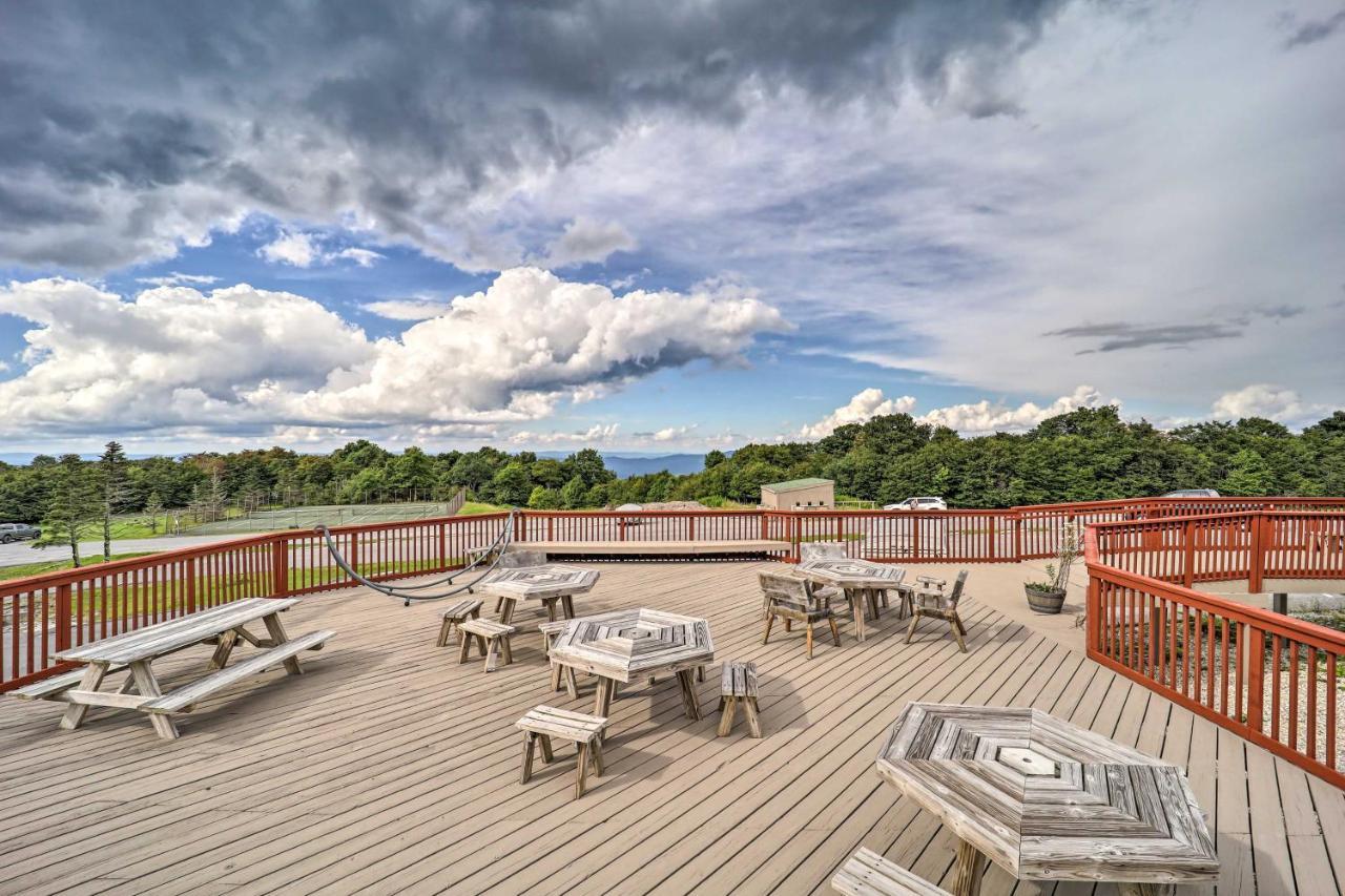 Hike Golf And Ski Beech Mtn Condo with Resort Perks - photo 24