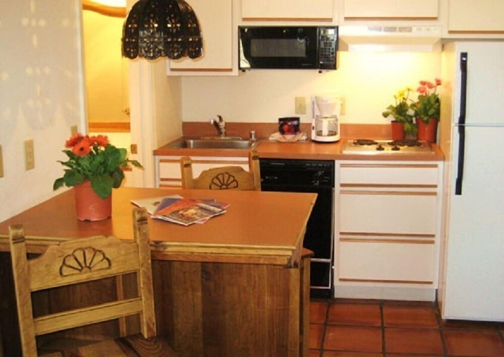 Santa Fe Suites - photo 23