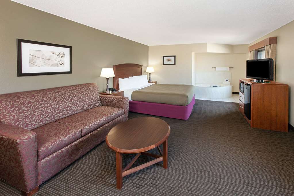 AmericInn by Wyndham Grundy Center - photo 17