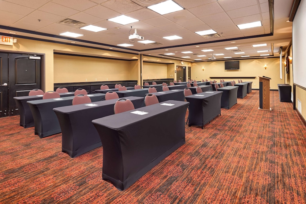 Hampton Inn & Suites Waco South - photo 39