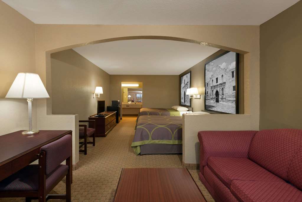 Super 8 by Wyndham San Antonio Riverwalk Area - photo 15