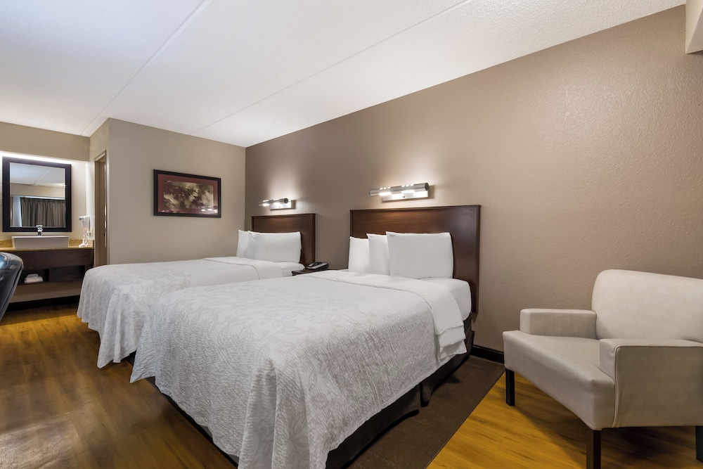 Red Roof Inn PLUS Nashville Airport - photo 18