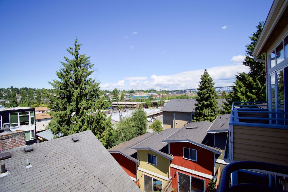 Comfort and Grace on Queen Anne Hill - photo 15