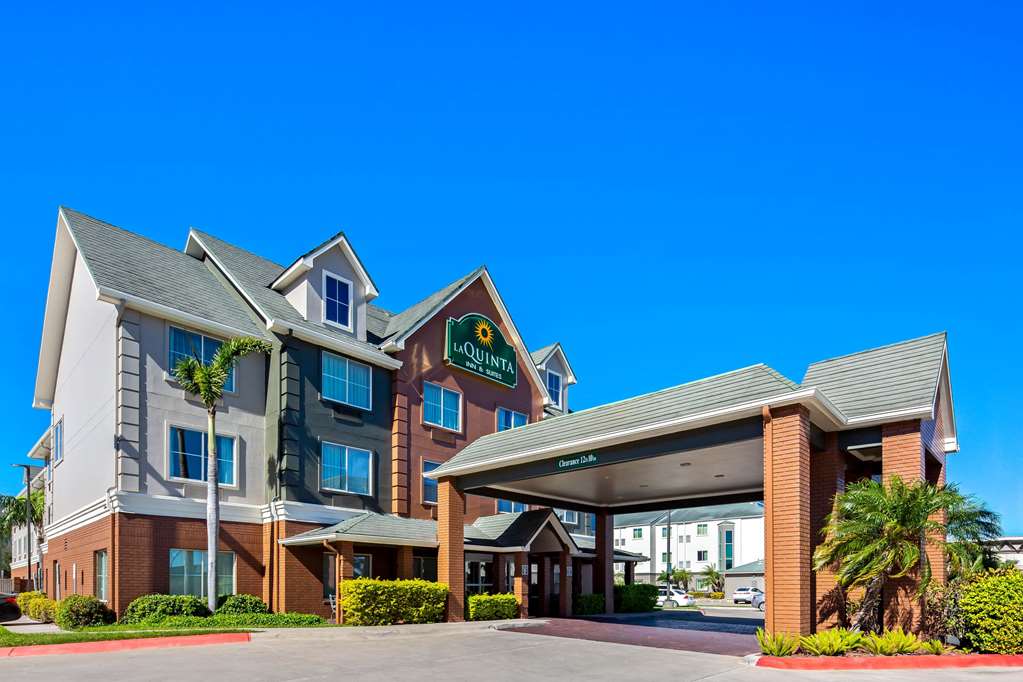 La Quinta Inn & Suites by Wyndham Pharr North McAllen - featured photo