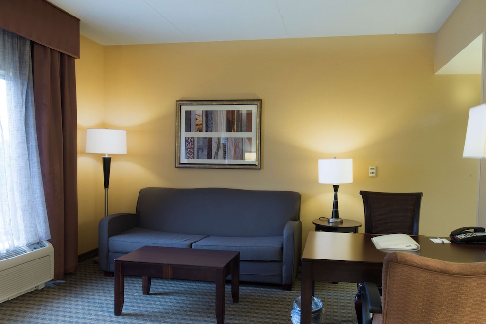 Hampton Inn & Suites Vineland - photo 14