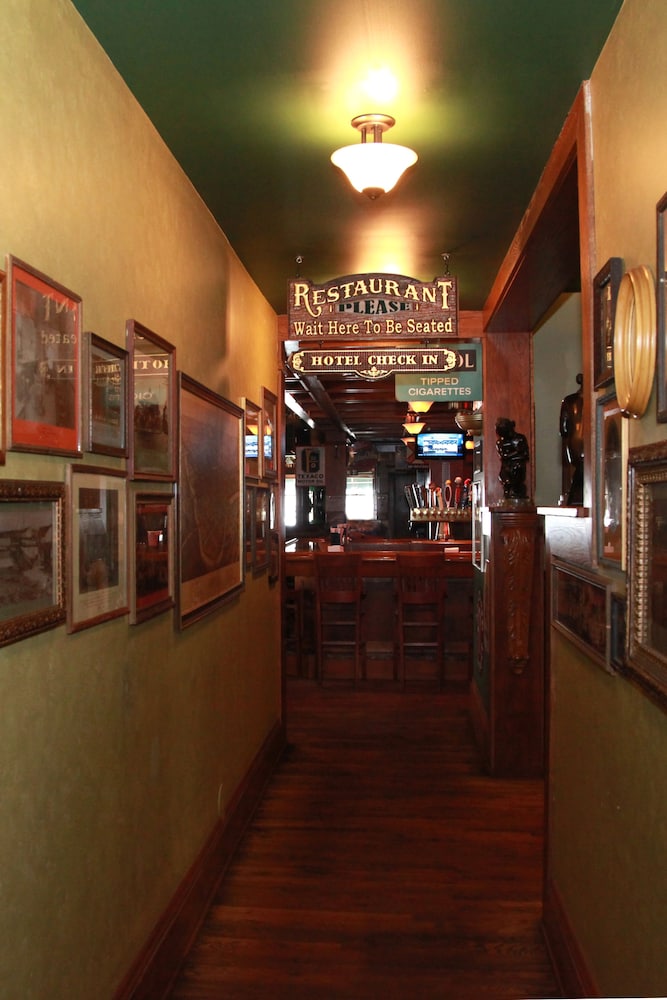 The Winter Inn - photo 2