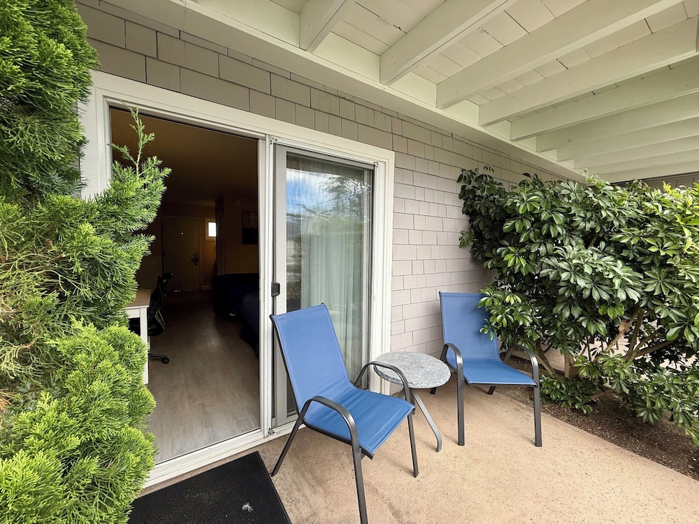 Monterey Bay Lodge - photo 28