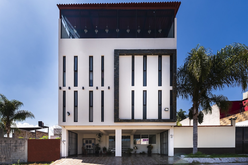 Capital O Hotel Joyma Suites San Luis in San Luis Potosi, Mexico