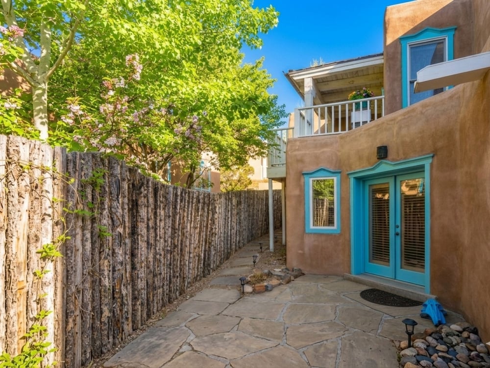 Casa Viva by Kokopelli Property Management — 4-Star Luxury Hotel in Santa Fe, United States