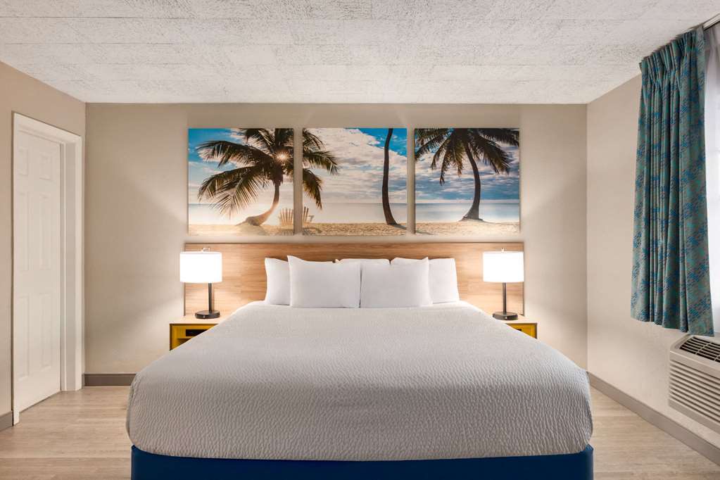 Days Inn by Wyndham Miami Airport North - photo 39