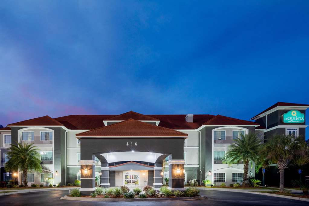 La Quinta Inn & Suites by Wyndham Savannah Airport Pooler - photo 4