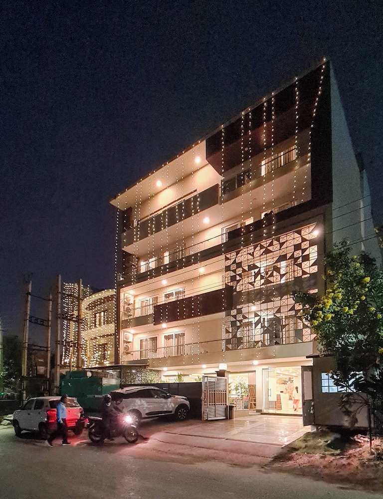 Hotel Golf View Suites - last minute hotel in Gurgaon