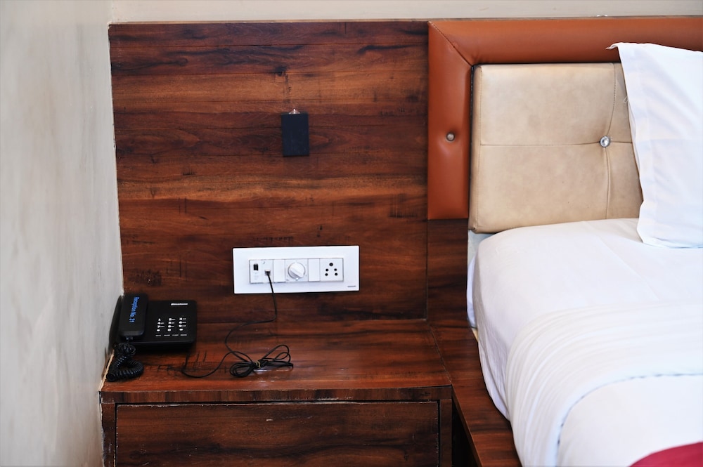 Hotel Royal Mansion Somnath pet-friendly hotel Veraval