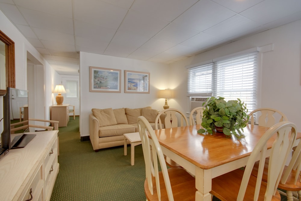 Empress Motel - photo 15